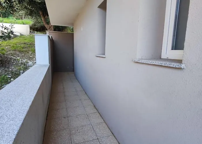 Veranda E Piscina Apartman